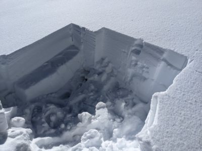 Snowpit at 8,600' on ENE slope above Smiley Creek.